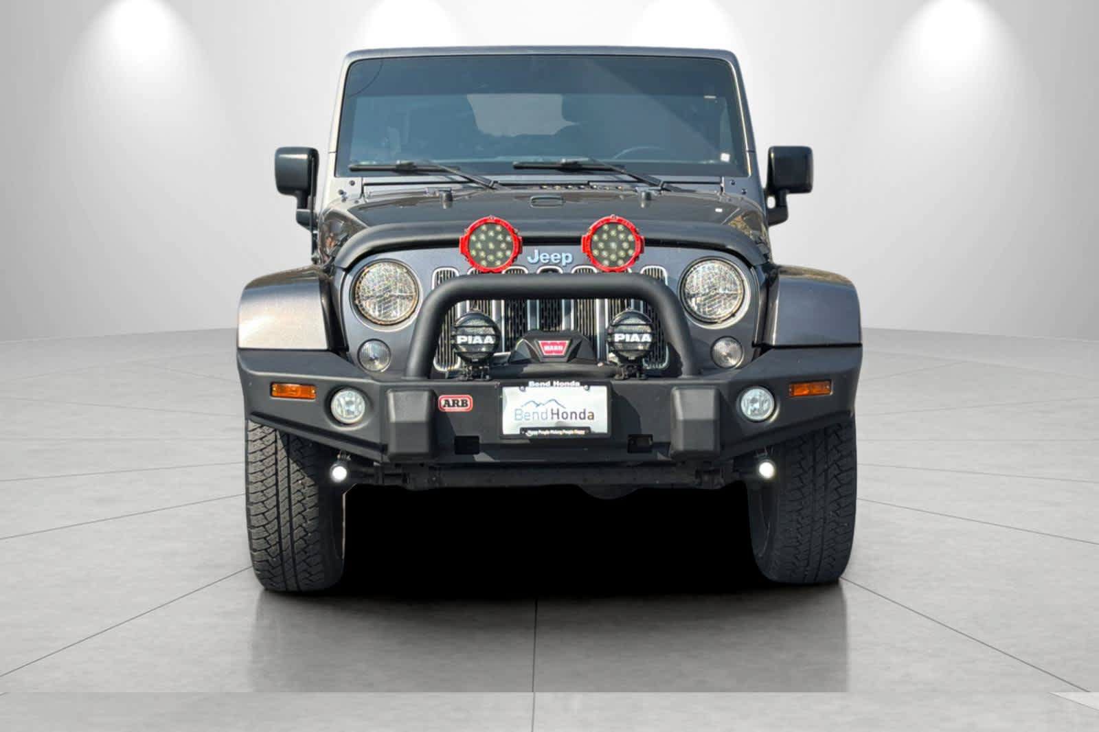 Used 2016 Jeep Wrangler Unlimited Sahara w/ Connectivity Group AWD/4WD image 10