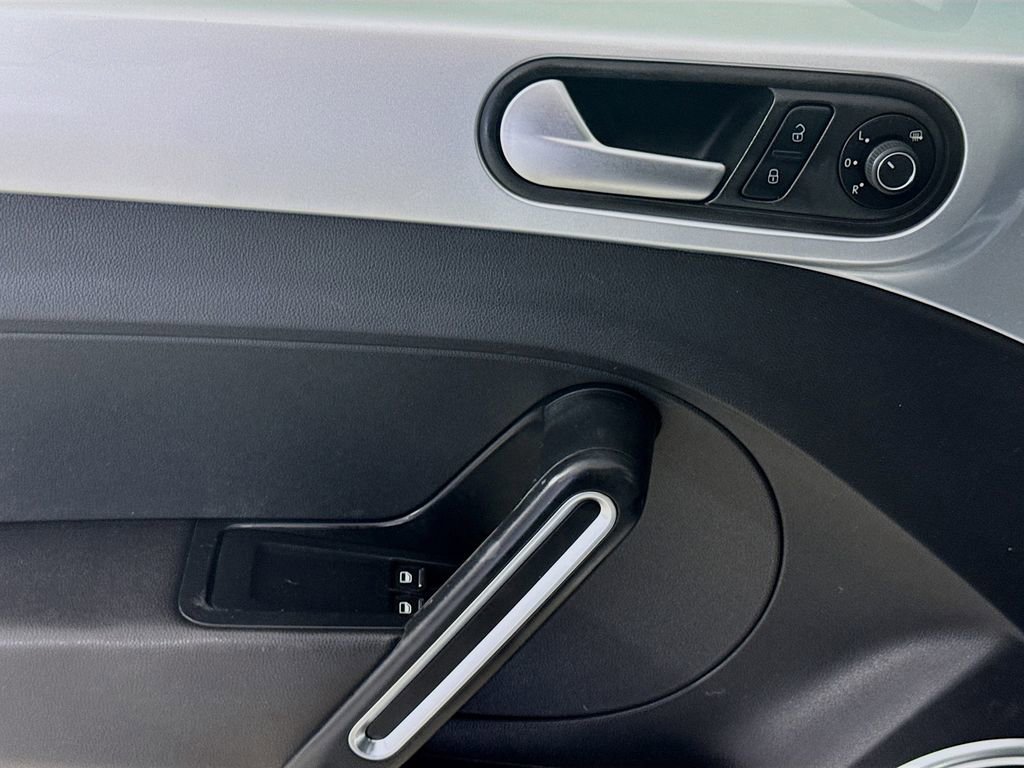 Used 2015 Volkswagen Beetle 1.8T image 20