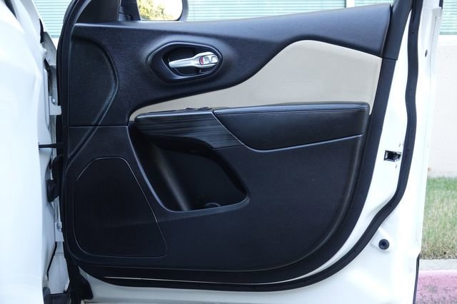 Used 2015 Jeep Cherokee Latitude image 37