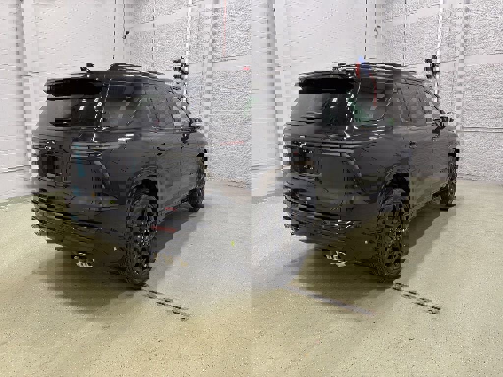 New 2026 Chevrolet Traverse RS w/ LPO, Floor Liner Package AWD/4WD image 4