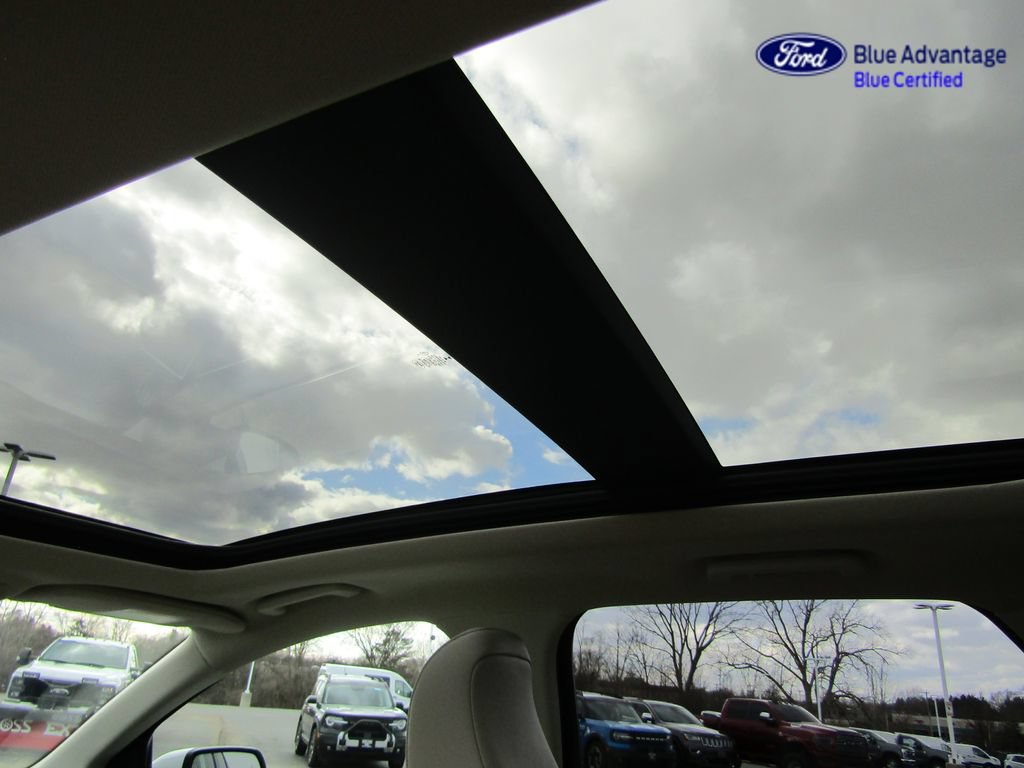 Certified 2024 Ford Edge Titanium AWD/4WD image 15