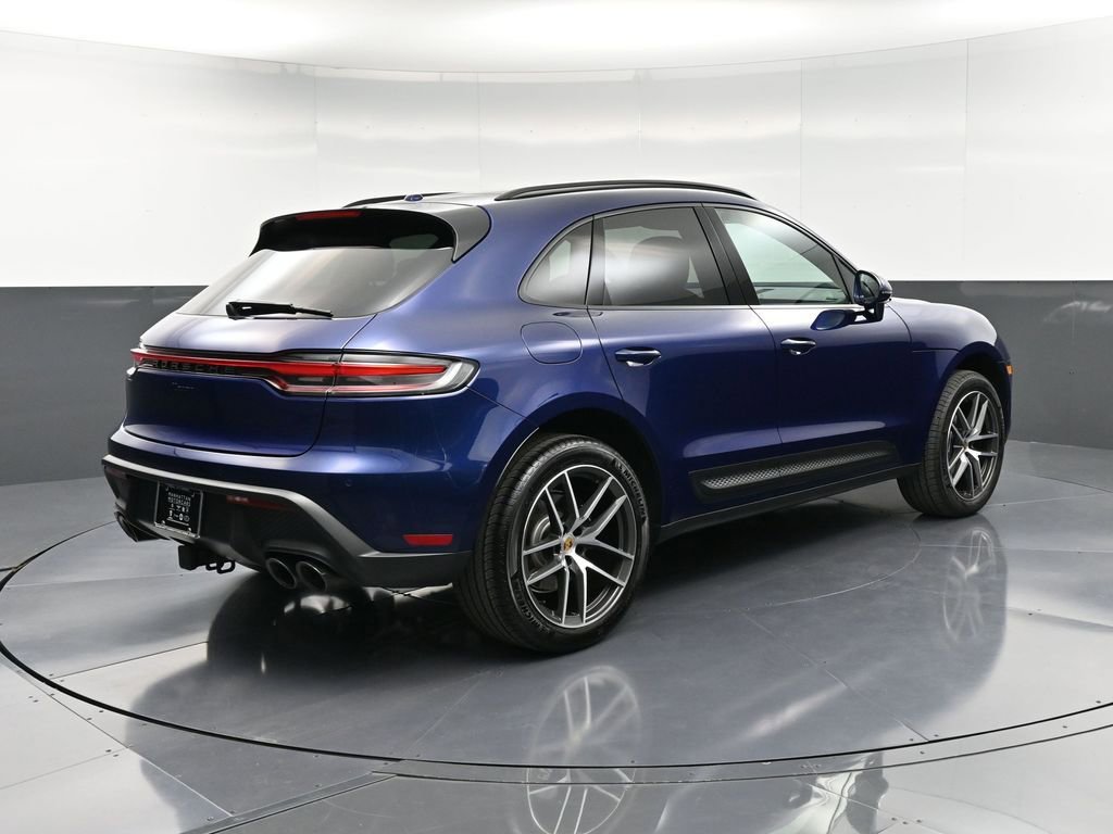Certified 2025 Porsche Macan image 8