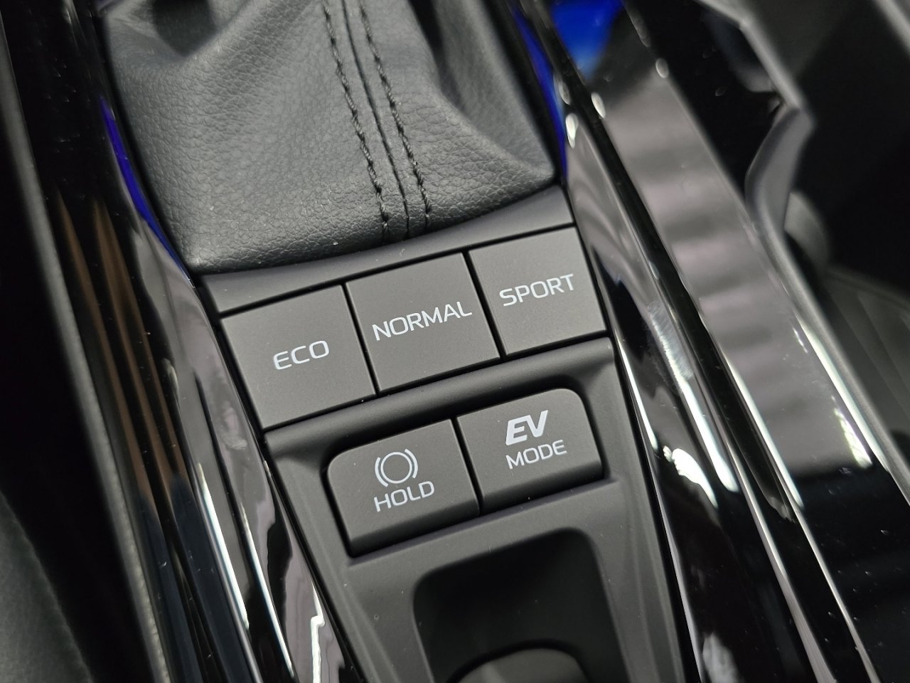 New 2026 Toyota Camry Hybrid image 8