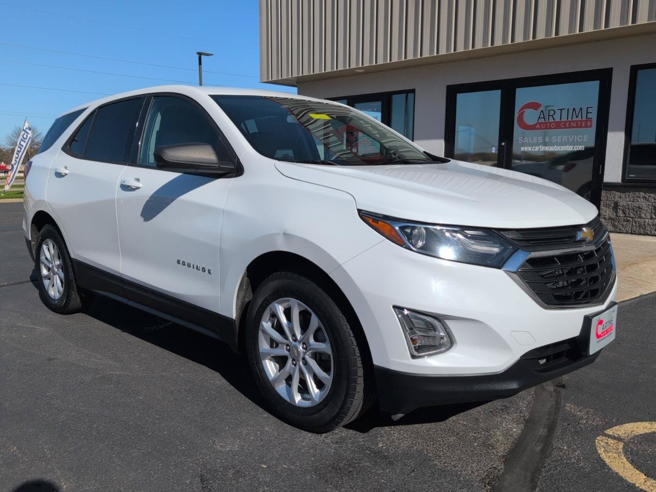 Used 2019 Chevrolet Equinox LS w/ LS Convenience Package FWD image 2