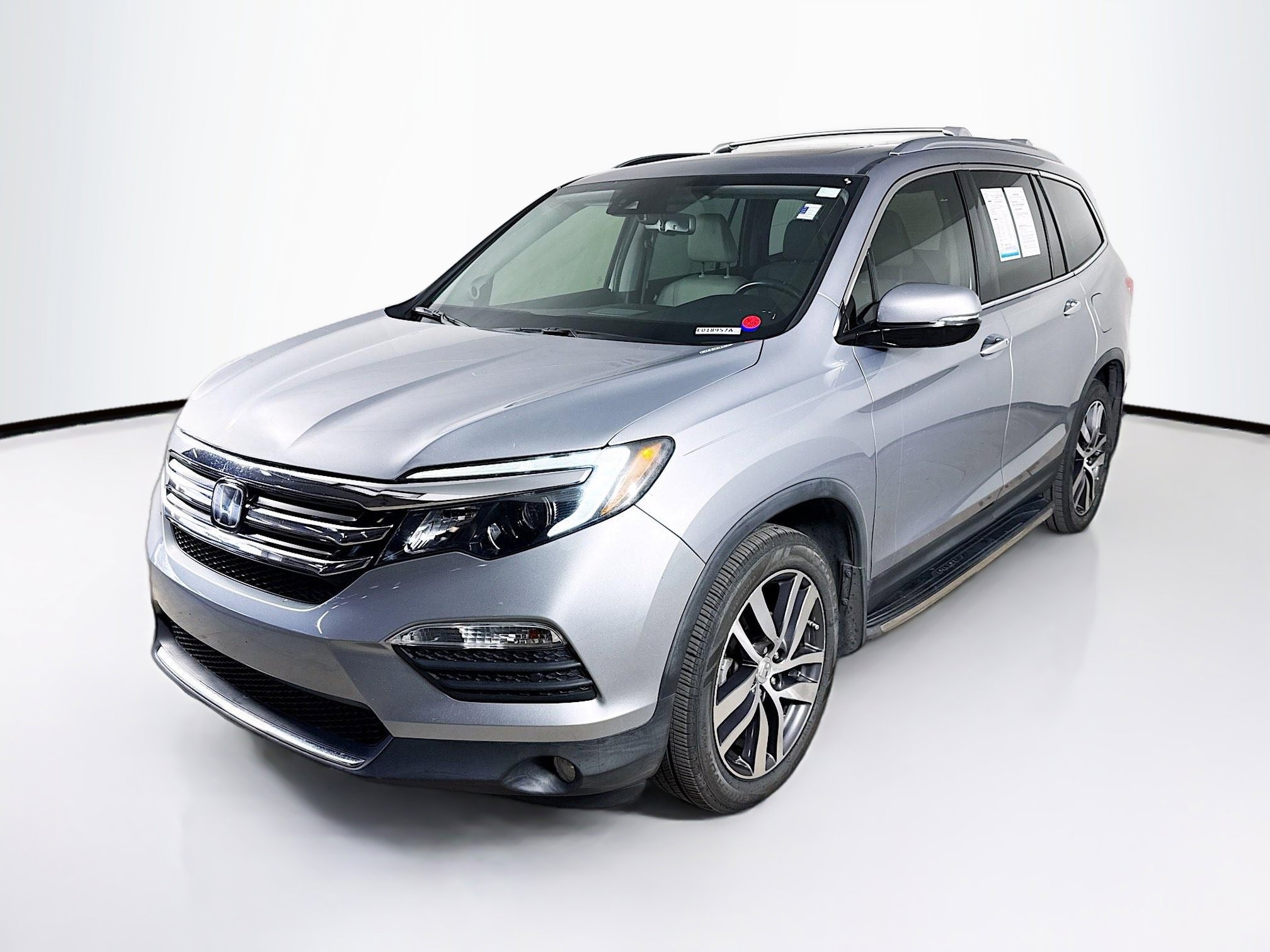 Used 2017 Honda Pilot Elite image 4