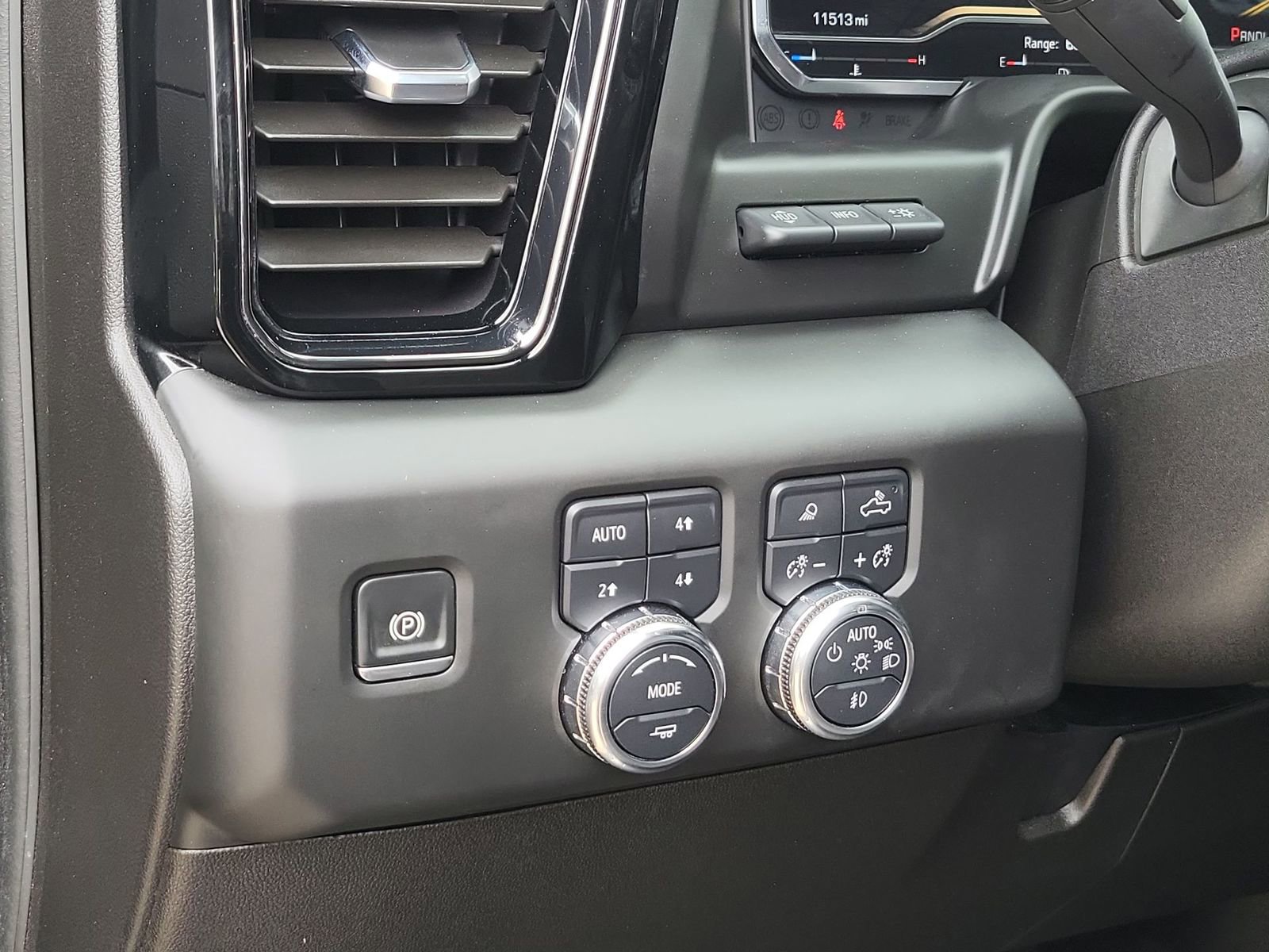 Used 2025 GMC Sierra 2500 AT4 w/ AT4 Premium Plus Package image 18