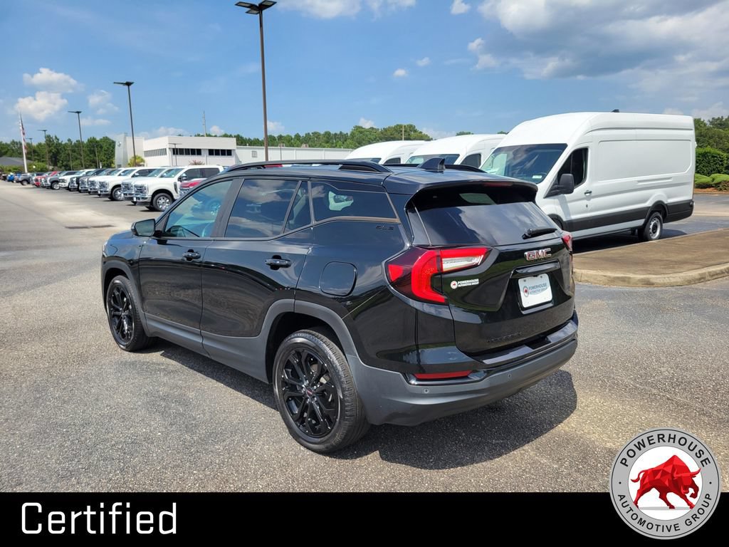 Used 2022 GMC Terrain SLE w/ Driver Convenience Package FWD image 3