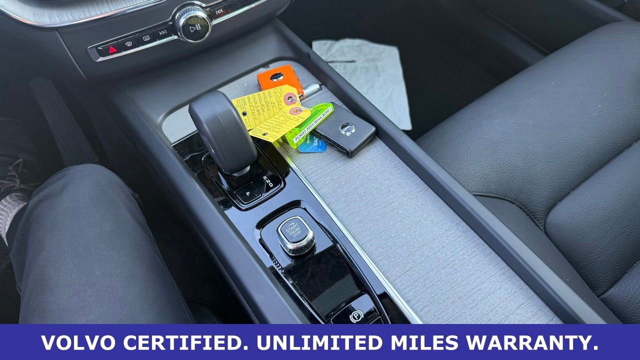 Certified 2025 Volvo XC60 B5 Plus AWD/4WD image 25