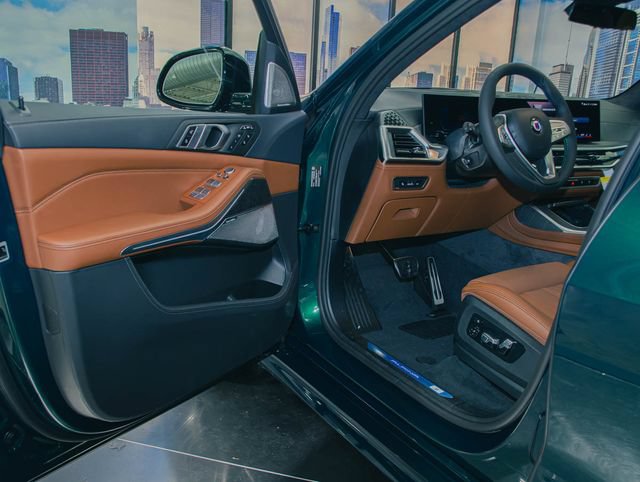 New 2026 BMW ALPINA XB7 AWD/4WD image 13