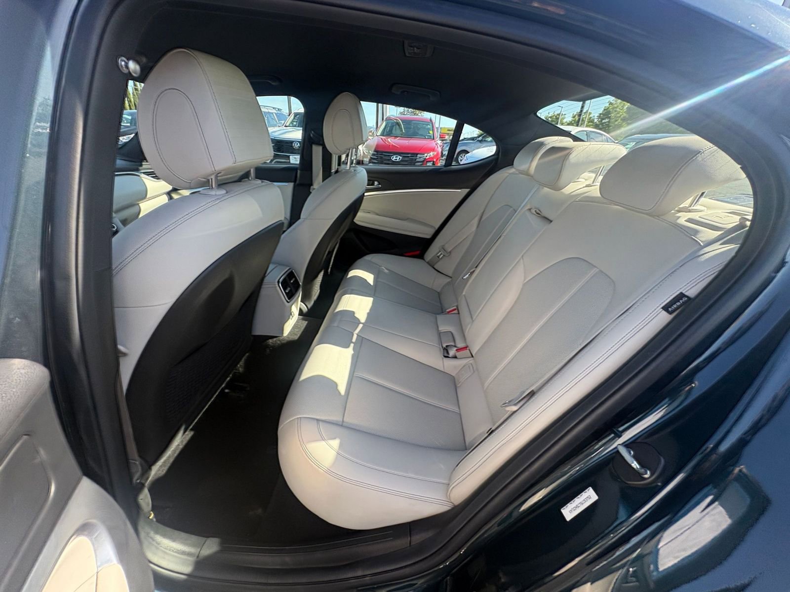 Used 2025 Genesis G70 2.5T image 28