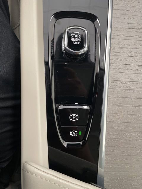 Certified 2024 Volvo XC60 B5 Plus w/ Protection Package Premier image 24