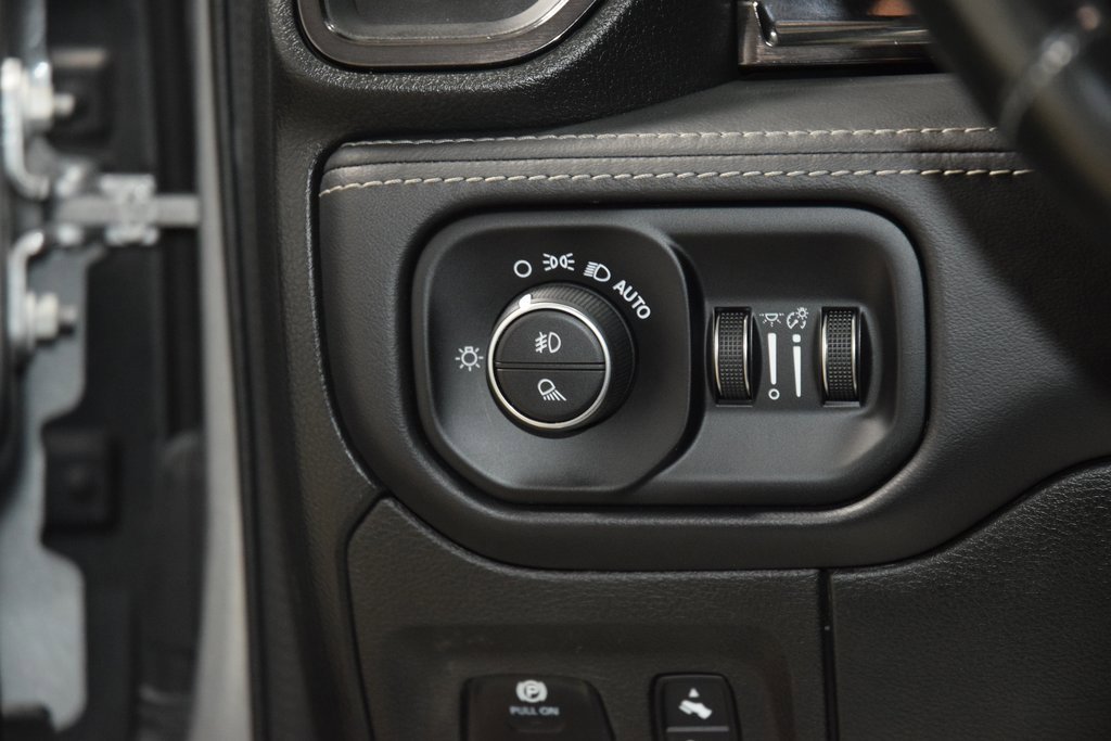 Used 2023 RAM 1500 Limited w/ Trailer Tow Group image 31