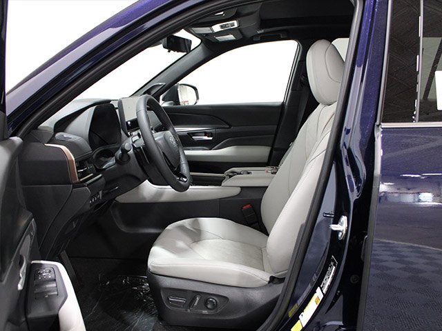 New 2025 Toyota Grand Highlander AWD Hybrid image 5