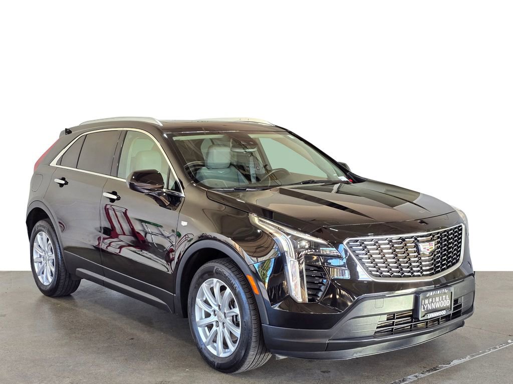 Used 2022 Cadillac XT4 Luxury image 3