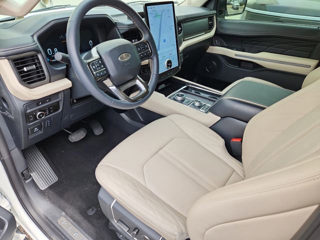 Used 2024 Ford Expedition Max Platinum image 11