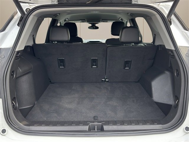 Used 2023 GMC Terrain SLT image 14