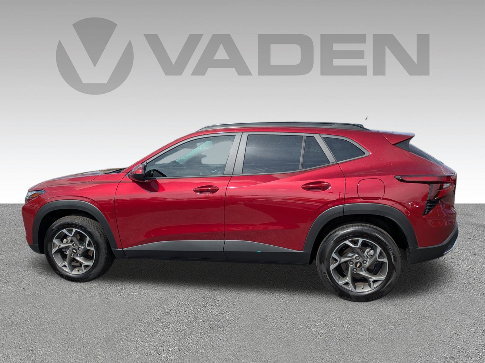 Used 2025 Chevrolet Trax LT w/ Driver Confidence Package image 26