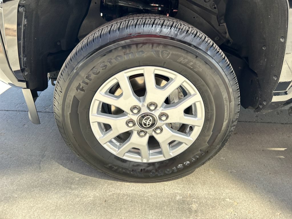 Used 2025 Toyota Tacoma SR5 AWD/4WD image 15
