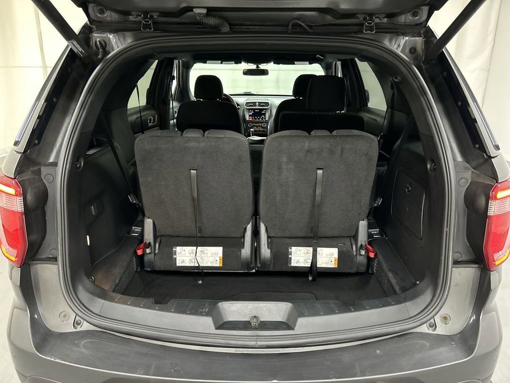 Used 2017 Ford Explorer XLT w/ Equipment Group 201A image 22