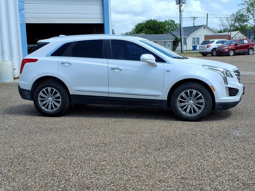Used 2017 Cadillac XT5 Luxury FWD image 5