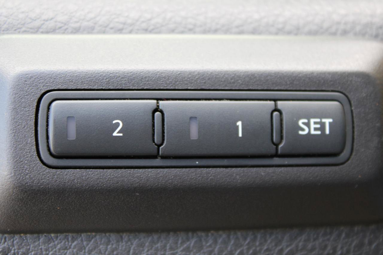 Used 2017 Nissan Titan PRO-4X w/ Pro-4x Convenience Package image 15