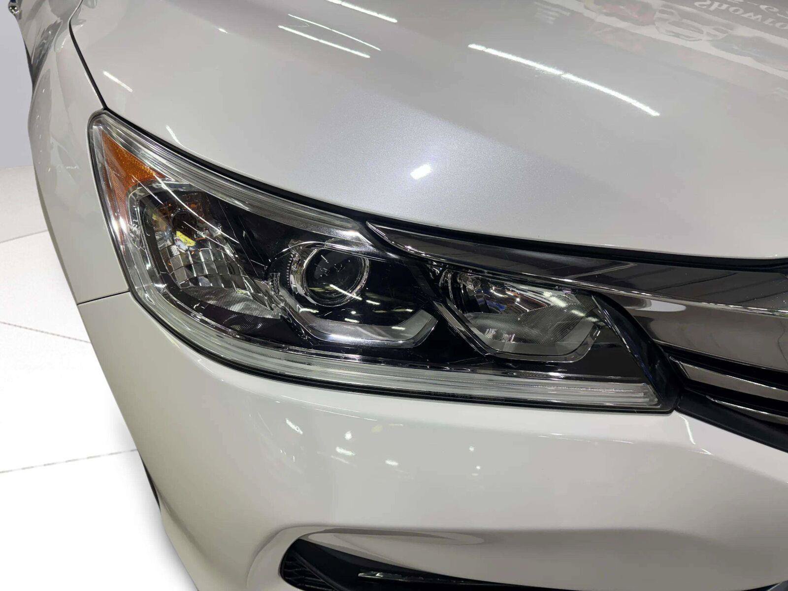 Used 2017 Honda Accord Sport Special Edition image 12