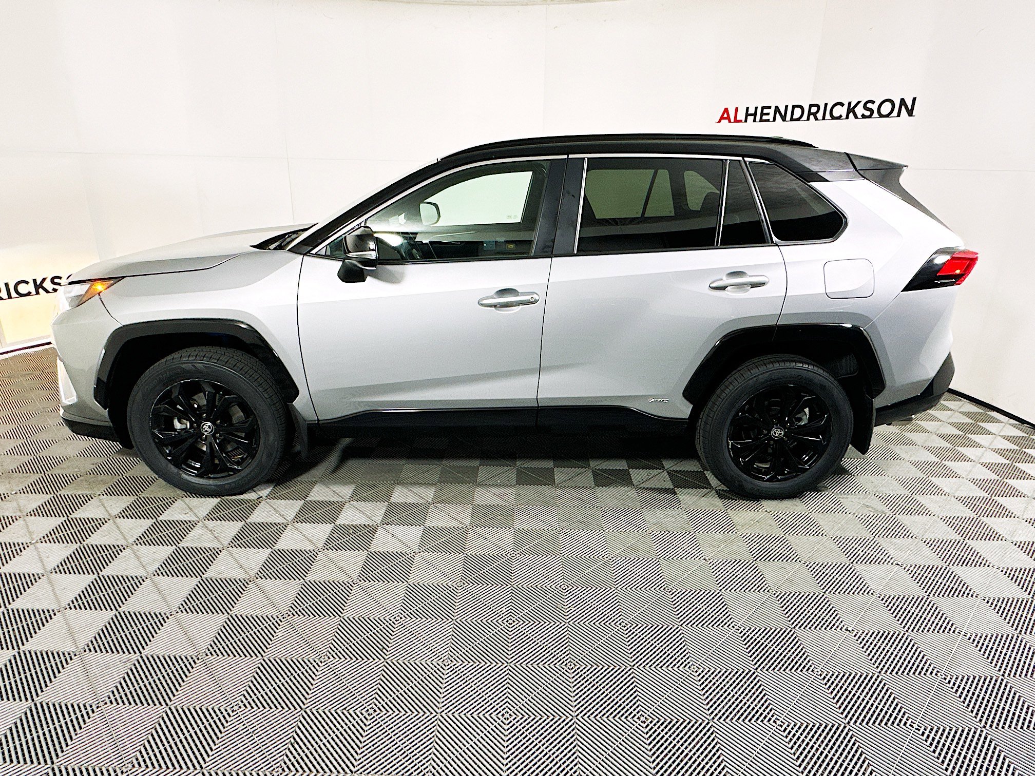 Used 2024 Toyota RAV4 XSE image 6