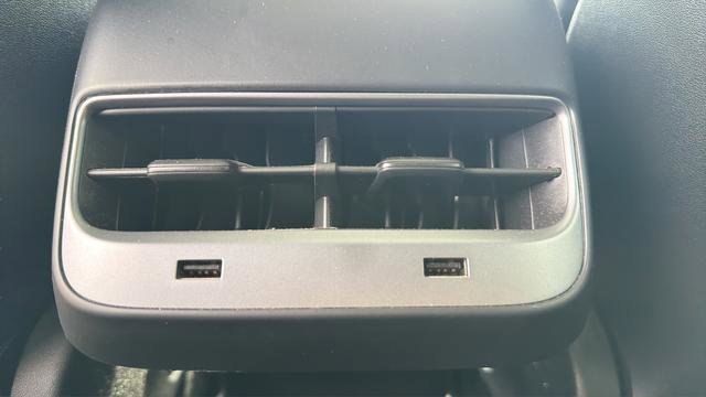 Used 2018 Tesla Model 3 Long Range image 16