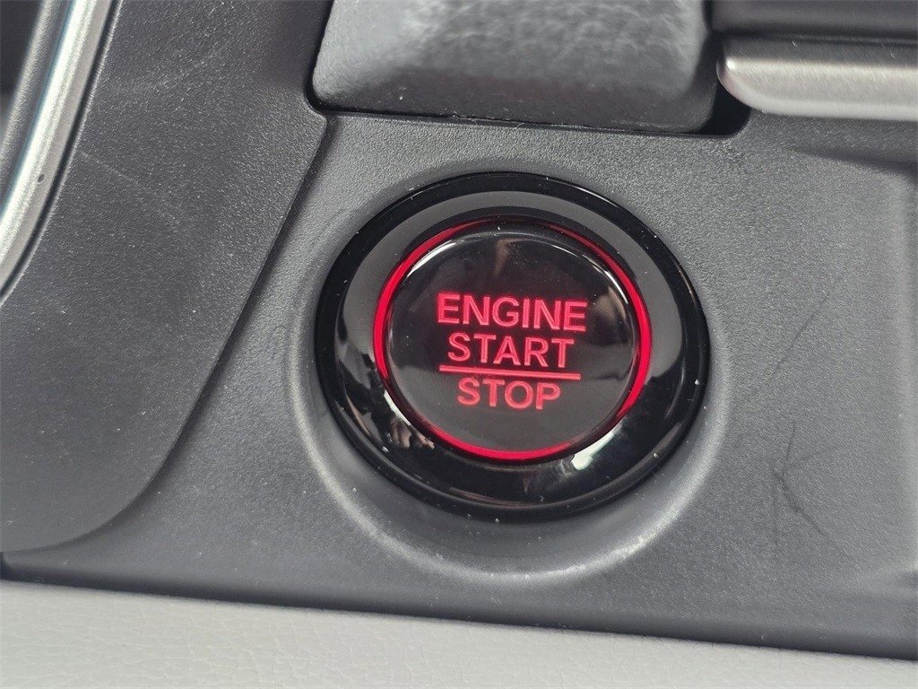 New 2025 Honda Pilot Touring image 30