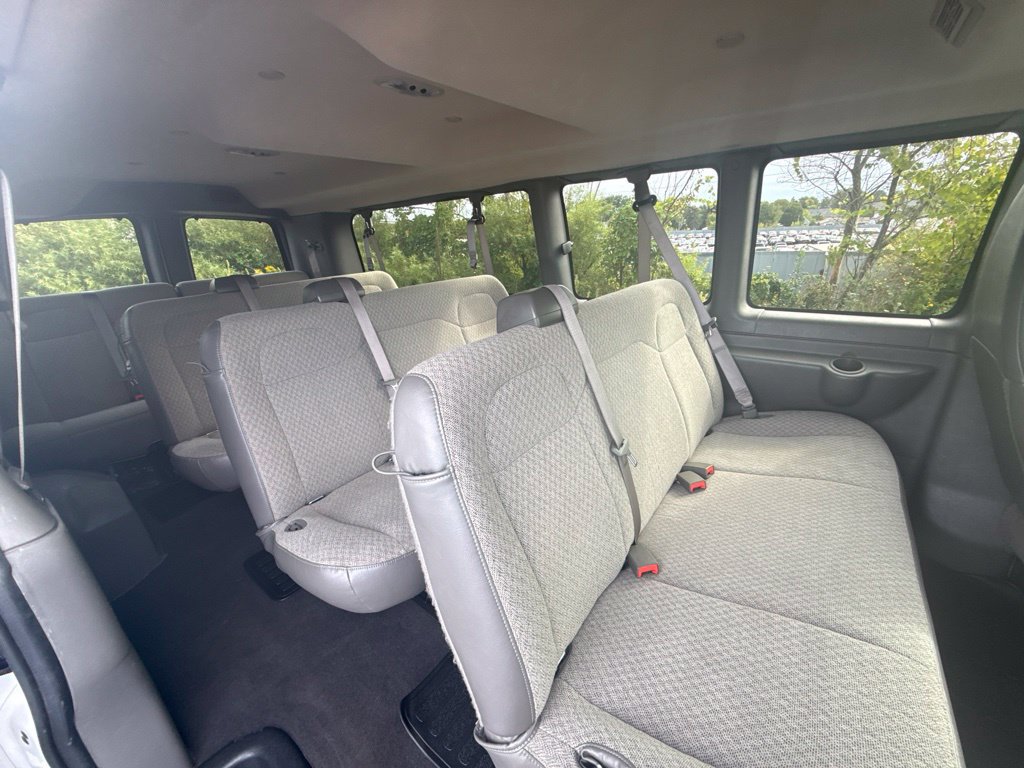 Used 2025 Chevrolet Express 3500 LT w/ LT Preferred Equipment Group RWD image 16