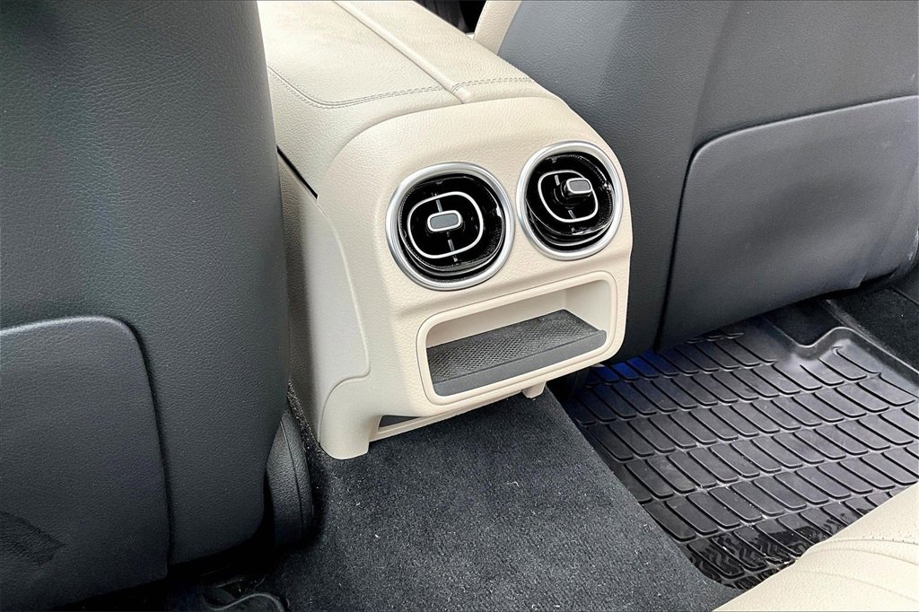 Used 2023 Mercedes-Benz C 300 4MATIC Sedan image 25