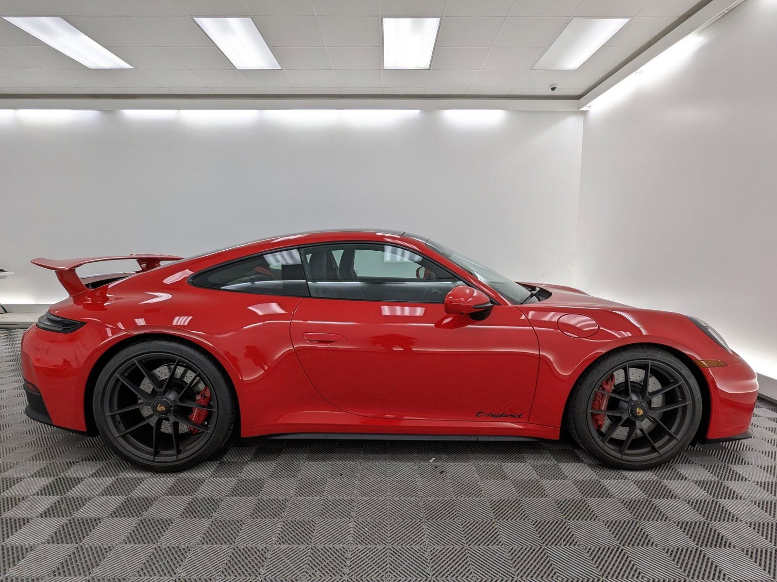 Certified 2026 Porsche 911 Carrera GTS image 8