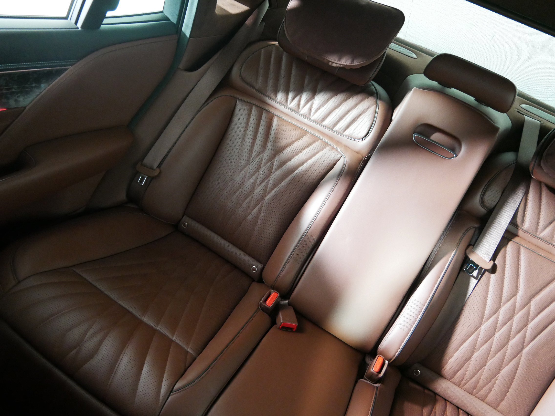 Used 2023 Genesis G90 3.5T AWD/4WD image 12