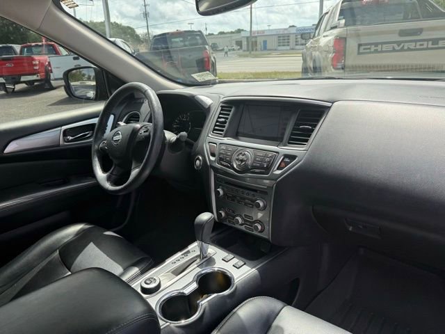 Used 2019 Nissan Pathfinder SL AWD/4WD image 5