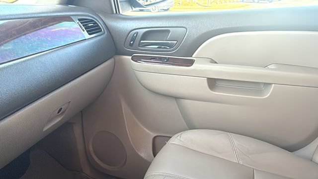Used 2012 GMC Yukon XL SLT RWD image 23