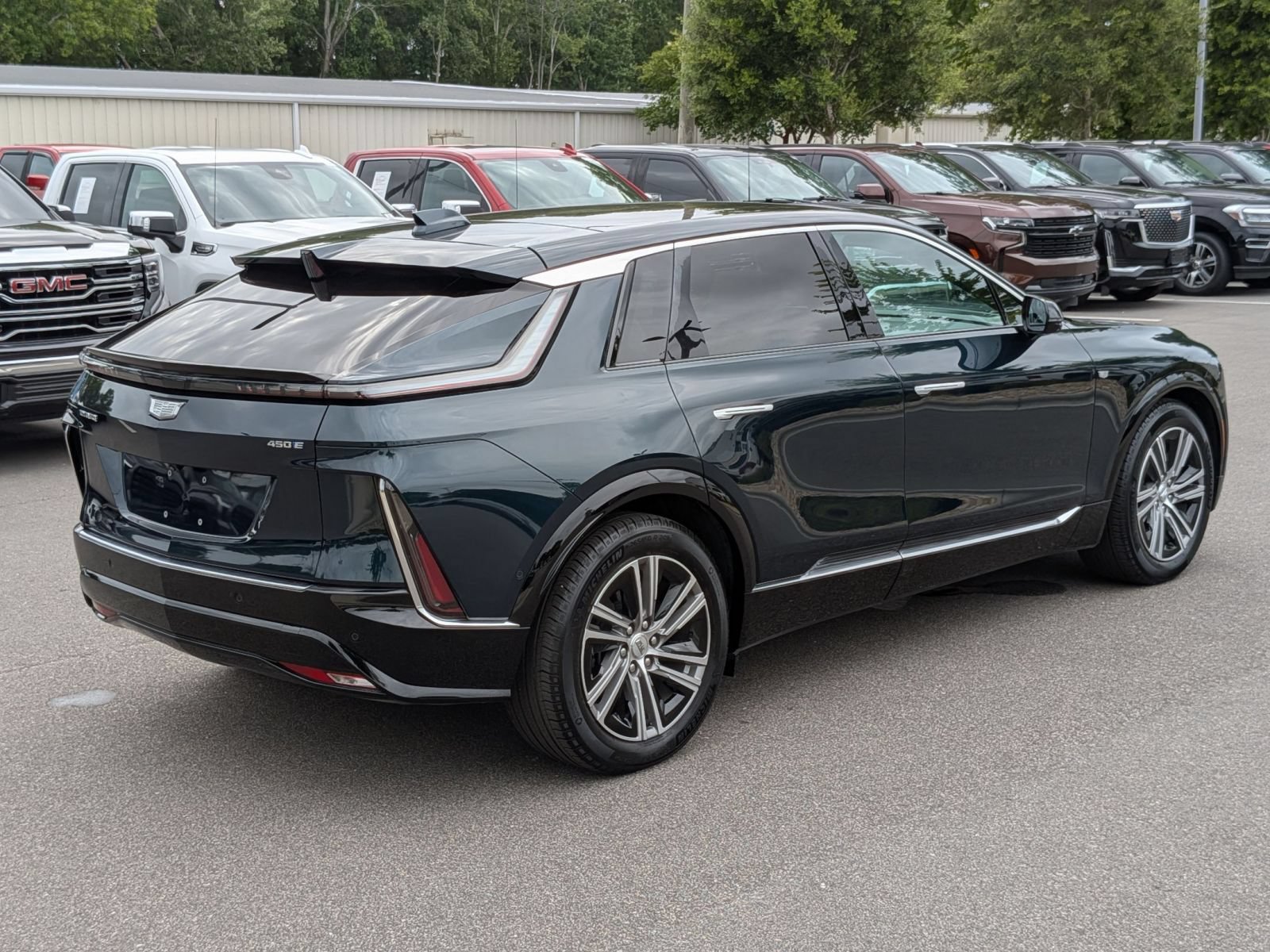 Used 2024 Cadillac Lyriq Luxury RWD image 3