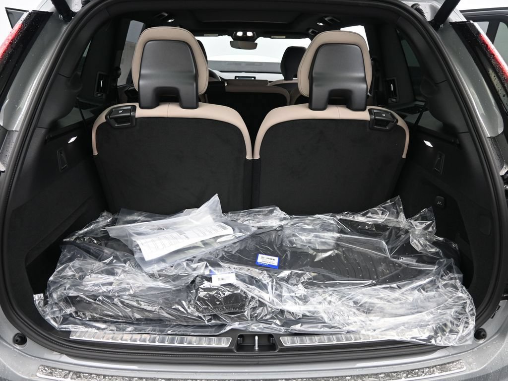 New 2026 Volvo XC90 B6 Plus w/ Protection Package Premier AWD/4WD image 19