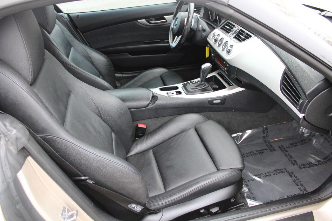 Used 2010 BMW Z4 sDrive30i image 6