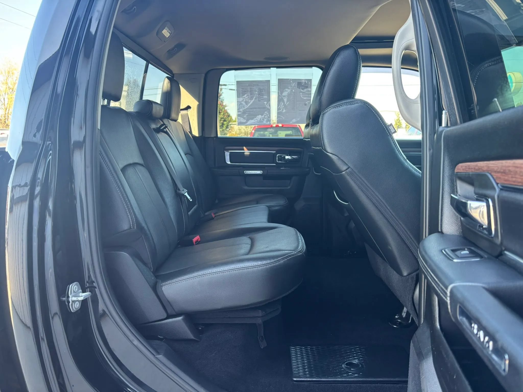 Used 2018 RAM 2500 Laramie w/ Snow Chief Group AWD/4WD image 14
