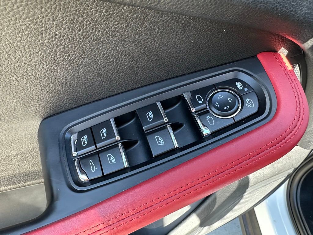 Used 2020 Porsche Macan S image 20