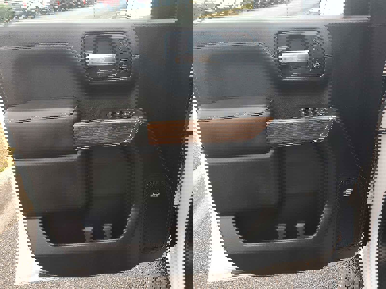 Certified 2021 Chevrolet Silverado 1500 High Country w/ Technology Package image 19