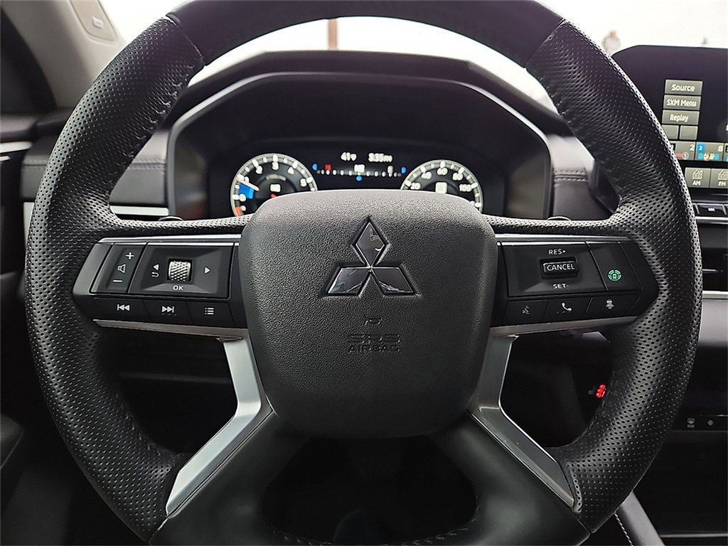 Used 2024 Mitsubishi Outlander SE image 25