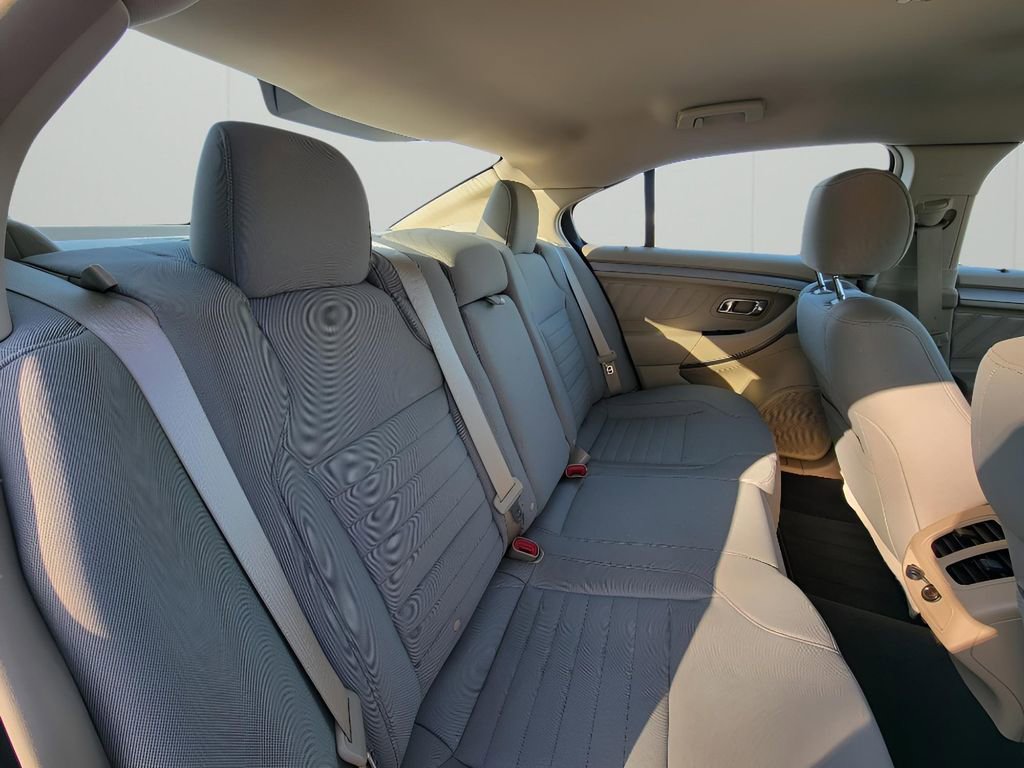 Used 2018 Ford Taurus SE image 28