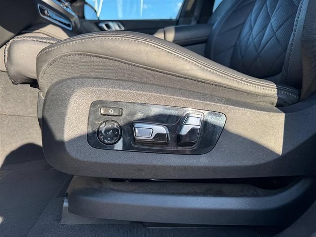 Used 2024 BMW X6 xDrive40i w/ Premium Package AWD/4WD image 16