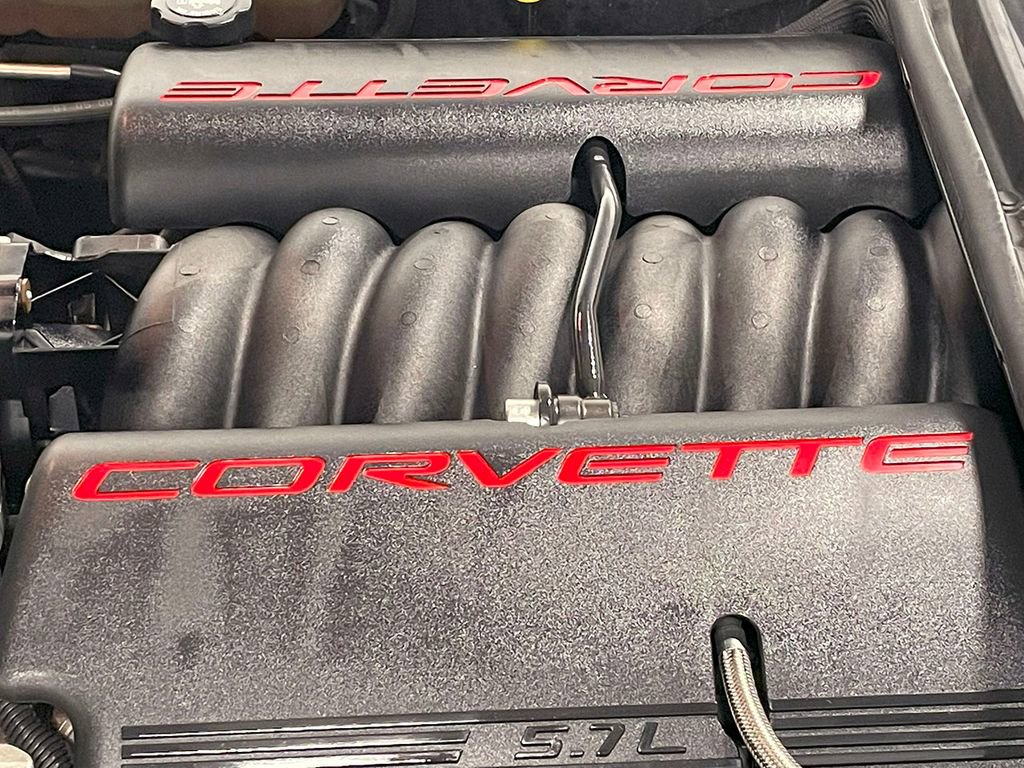 Used 2000 Chevrolet Corvette Convertible w/ Performance Handling Pkg image 23