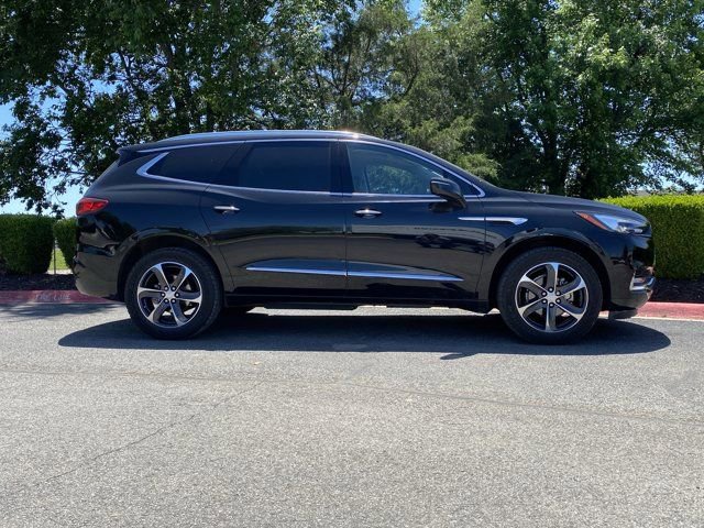 Used 2020 Buick Enclave Essence w/ Sport Touring Edition FWD image 2