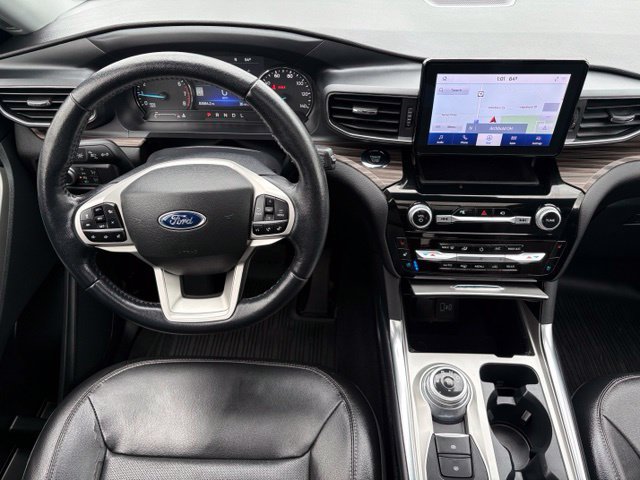 Used 2022 Ford Explorer Limited AWD/4WD image 3