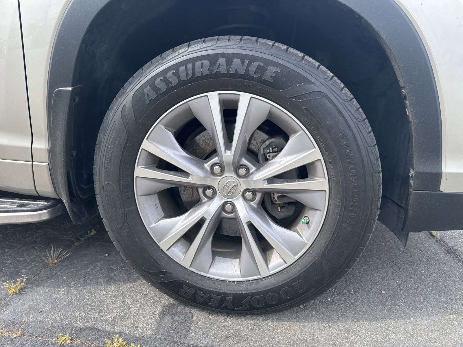 Used 2015 Toyota Highlander XLE AWD/4WD image 4