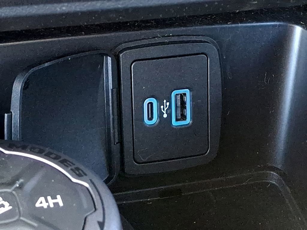 Used 2025 Ford Bronco Badlands image 26