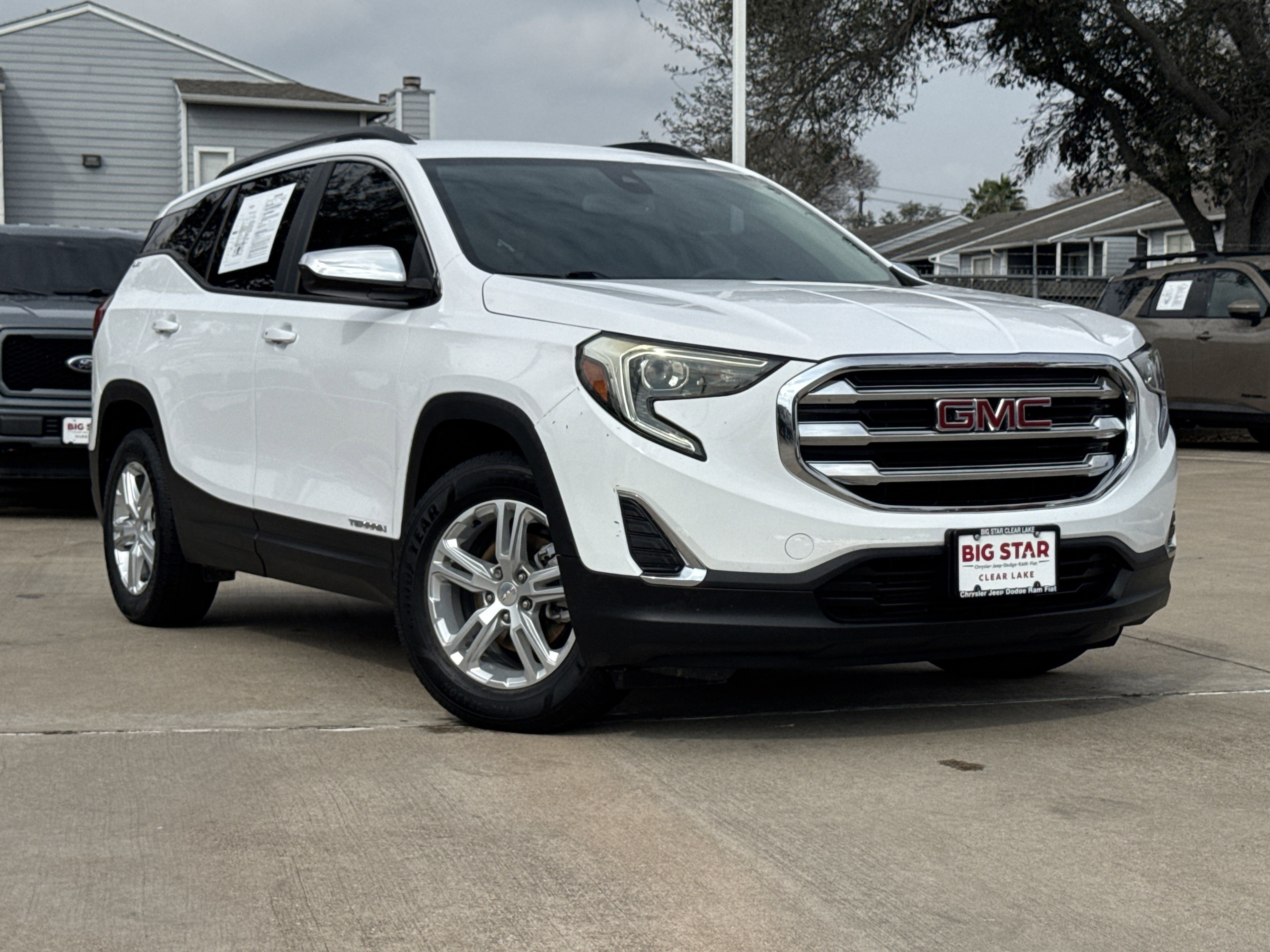 Used 2021 GMC Terrain SLE w/ Driver Convenience Package image 11